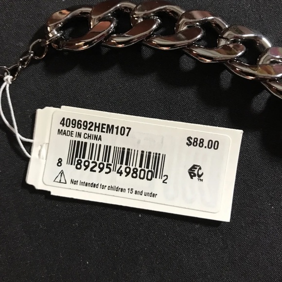 Betsey Johnson Pearl Ghost Necklace Halloween - Picture 4 of 4